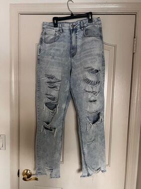 American Eagle Outfitters Light Blue Distressed High-Rise Jeans on